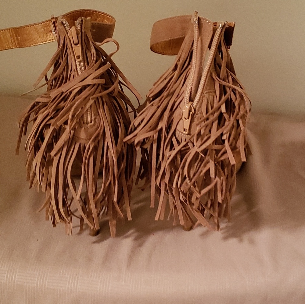 Heels - Picture 2 of 5